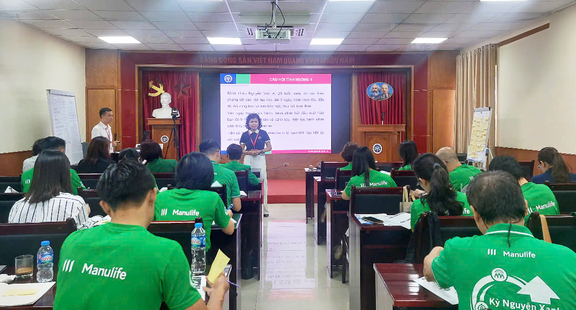 Manulife “khai giảng” chương trình đào tạo kiến thức y tế cộng đồng cho tư vấn viên